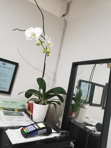 Sungsim Acu and Herbs 성심한의원 clinic