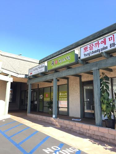 Cha's Herbs & Acupuncture clinic