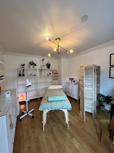 Herbs to Acupuncture clinic