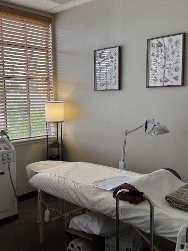 LENA KIM ACUPUNCTURE - LAKE FOREST clinic