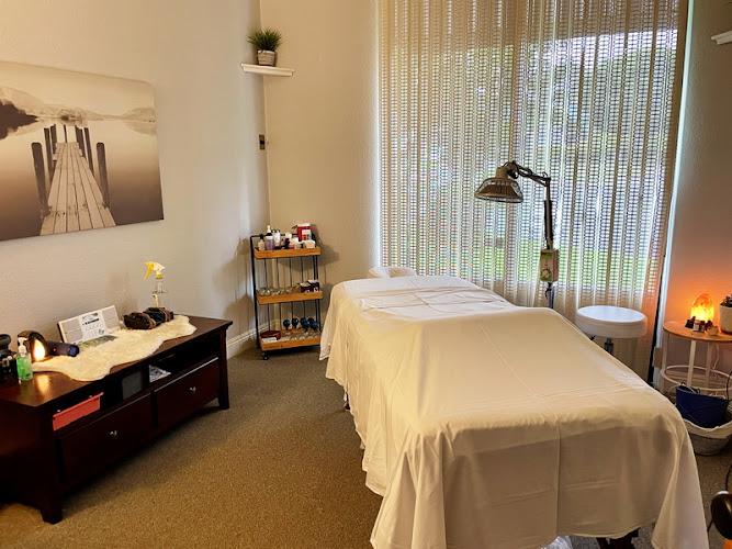Bella Om Acupuncture - Elisa L.Ac. clinic