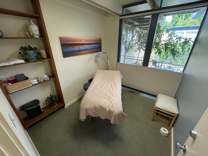 Intuitive Acupuncture clinic