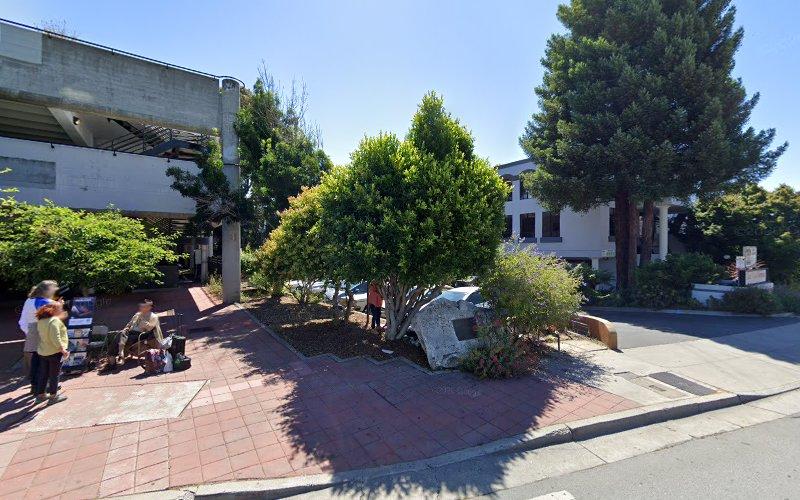 Adrianna Gonzalez Acupuncture clinic