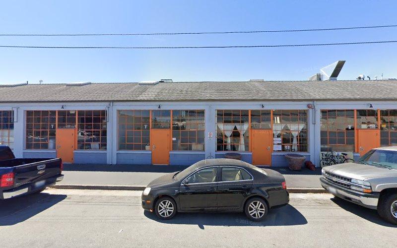 Flux Acupuncture Lounge clinic