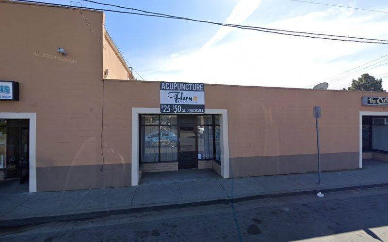 Flux Acupuncture Lounge clinic