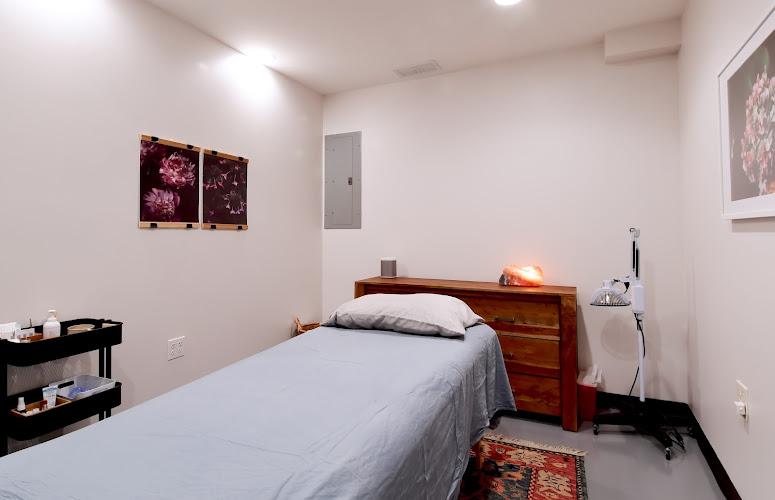 Four Flowers Wellness clinic