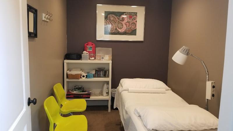 OM ACUPUNCTURE clinic