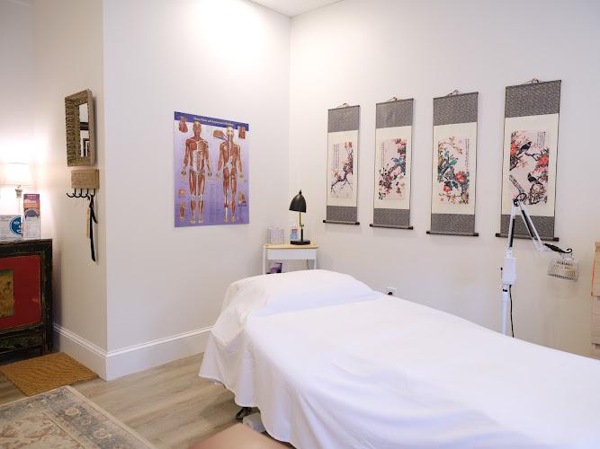 Emily Loomis Acupuncture clinic