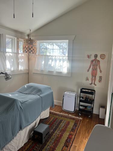 Coyote Herbs and Acupuncture clinic