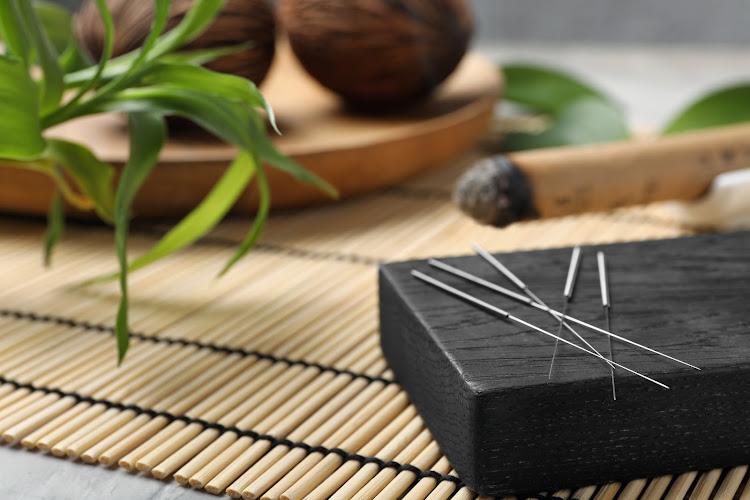 Jan Acupuncture: Jianqin He, LAc clinic