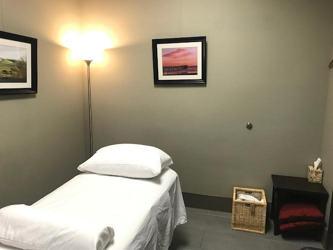 Yes Acupuncture Works: Klara Furst, L.Ac. Acupuncture and Herbal Medicine clinic