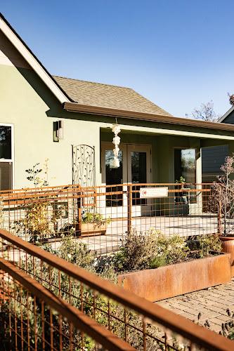 Karen Chan Acupuncture & Herbal Medicine clinic