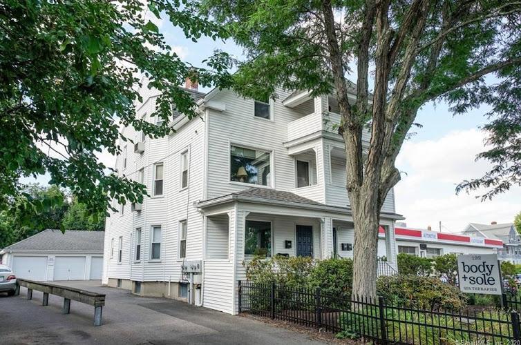 Kara Burkhart N.D. L.Ac, FABORM, @ Hart Acupuncture & Nutrition clinic