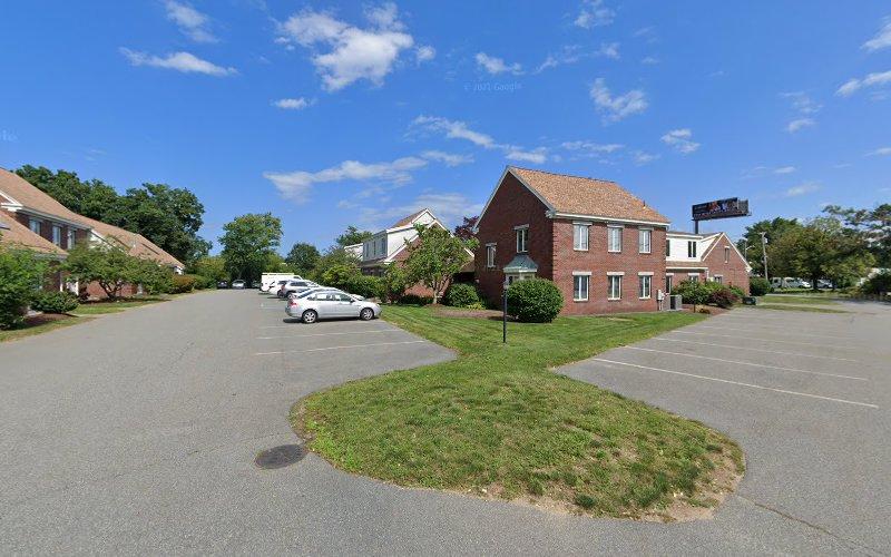 Kristin Wisgirda, Licensed Acupuncturist clinic