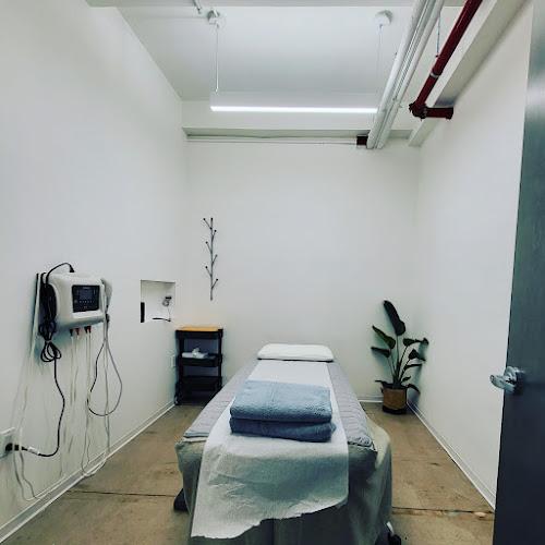 MIDTOWN ACUPUNCTURE AND PHYSICAL THERAPY clinic