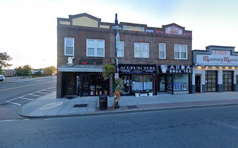 Advantage Acupuncture Therapy, PC/ Adrianne Conforti MS, LAc, LMT and Andrew Kaplan MS, LAc clinic