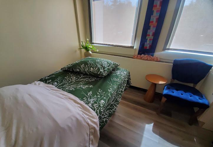 Eastway Acupuncture: Easter Yi Acupuncture, PLLC clinic