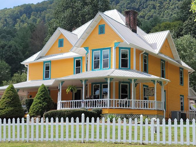 Aloha Qi Acupuncture Clinic / Bed & Breakfast clinic