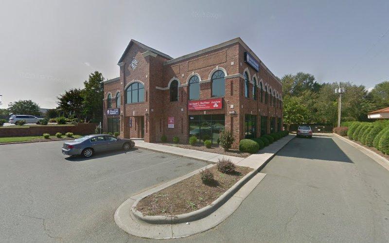 Graham Chiropractic & Acupuncture: Isaiah Vin J DC, Melissa L Kucera,DC clinic