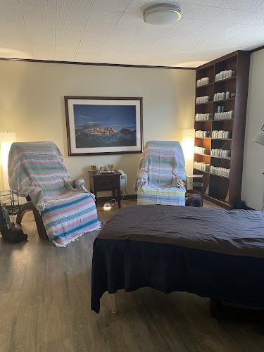 Misty Mountain Medicine Acupuncture Clinic and Herbal Pharmacy clinic