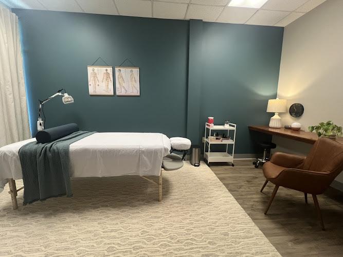 Refine Acupuncture and Herbal Medicine clinic